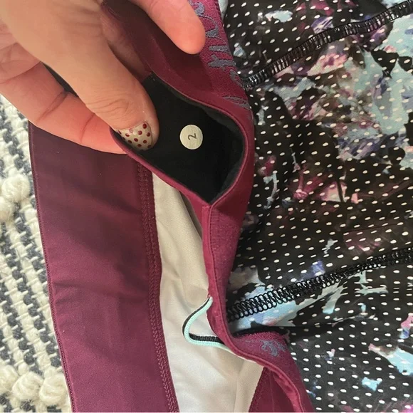 lululemon athletica Women's Athletic Shorts - Black and Burgundy - Picture 4 of 4